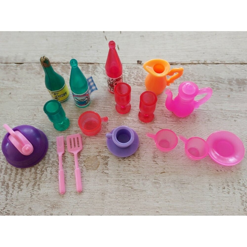 BARBIE Vintage 16 PC LOT Party Beverage Bar Set Tea Pot Pitchers Glasses Plates